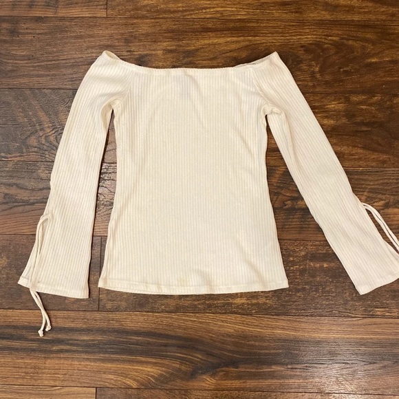 Forever 21 Tops - Off shoulder top